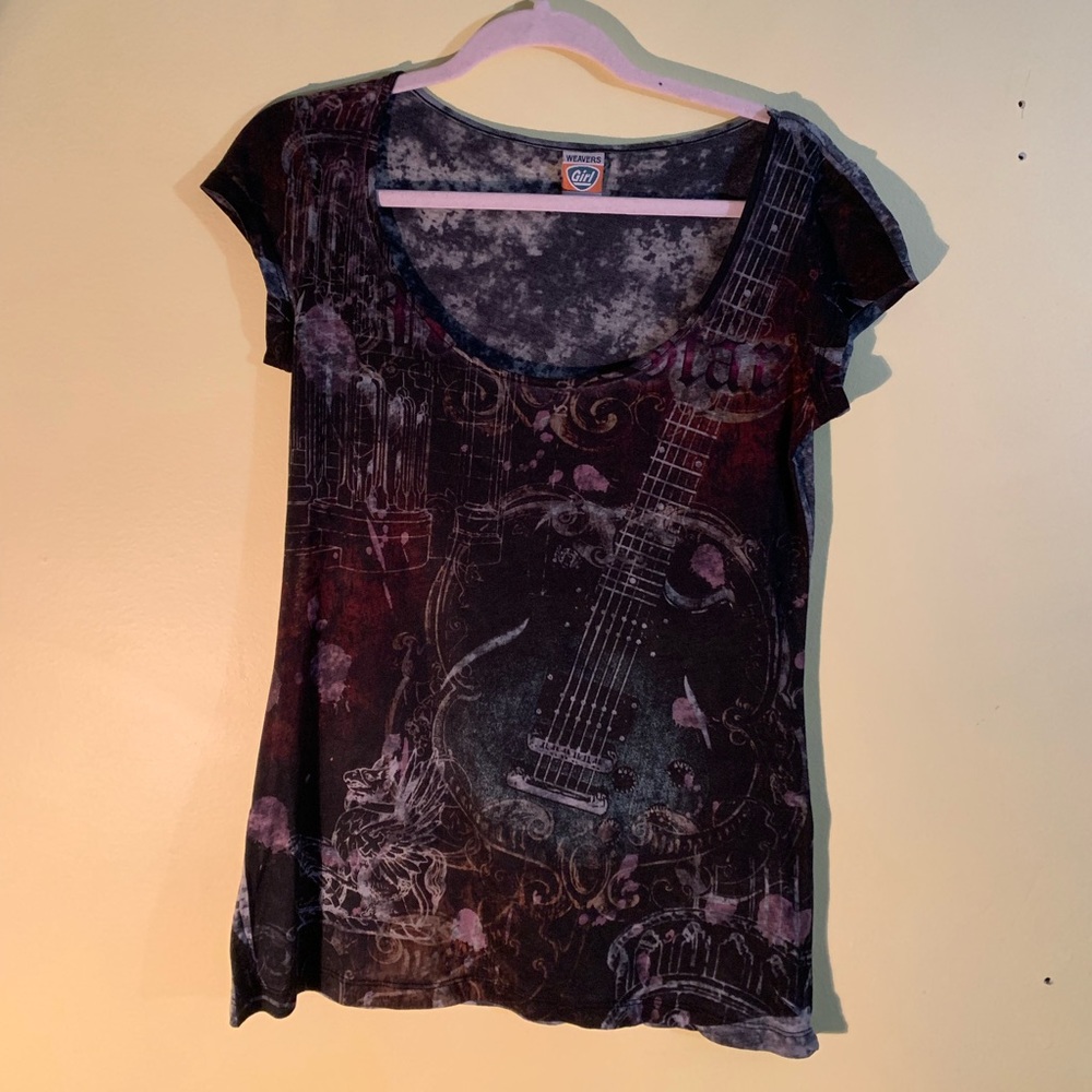 Tee shirt with guitar print. Size Large.